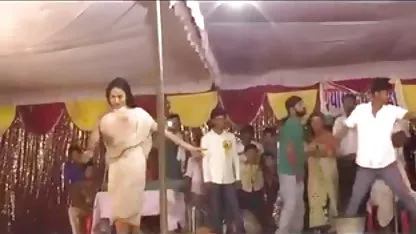 بزرگ الاغ با سیاه دانلود فیلم سینمایی سکسی2017 و سفید ، زیبایی بمکد بزرگ